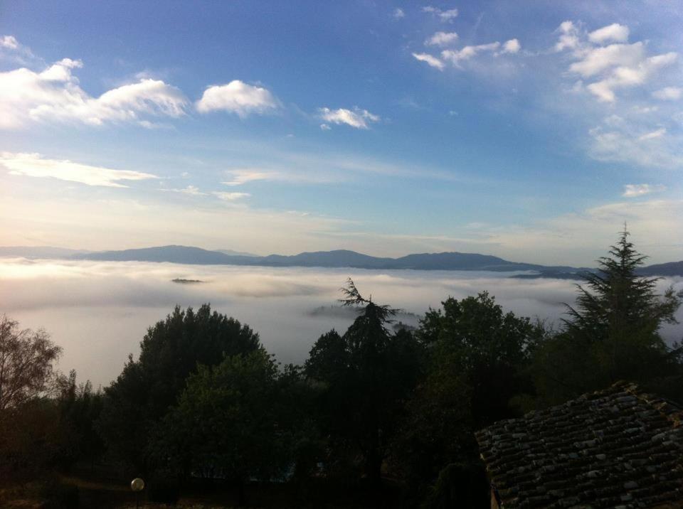 Vila Agriturismo Il Palazzaccio Galliano Exteriér fotografie